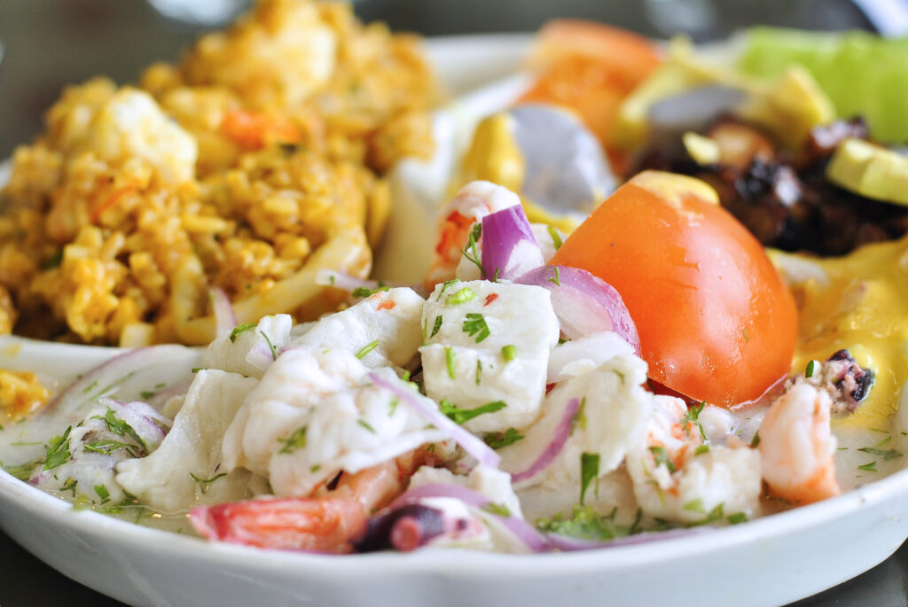 Receta ensalada come y bebe: Frescura y Sabor Ecuatoriano